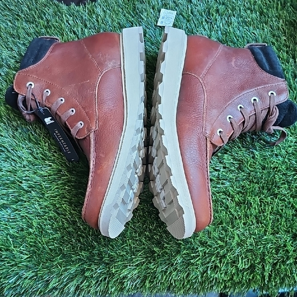 Sorel Brown Leather Boots with Moc-Toe Design - Picture 5 of 12